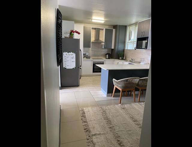 1 BEDROOM APARTMENT FOR SALE IN BEDFORD GARDENS